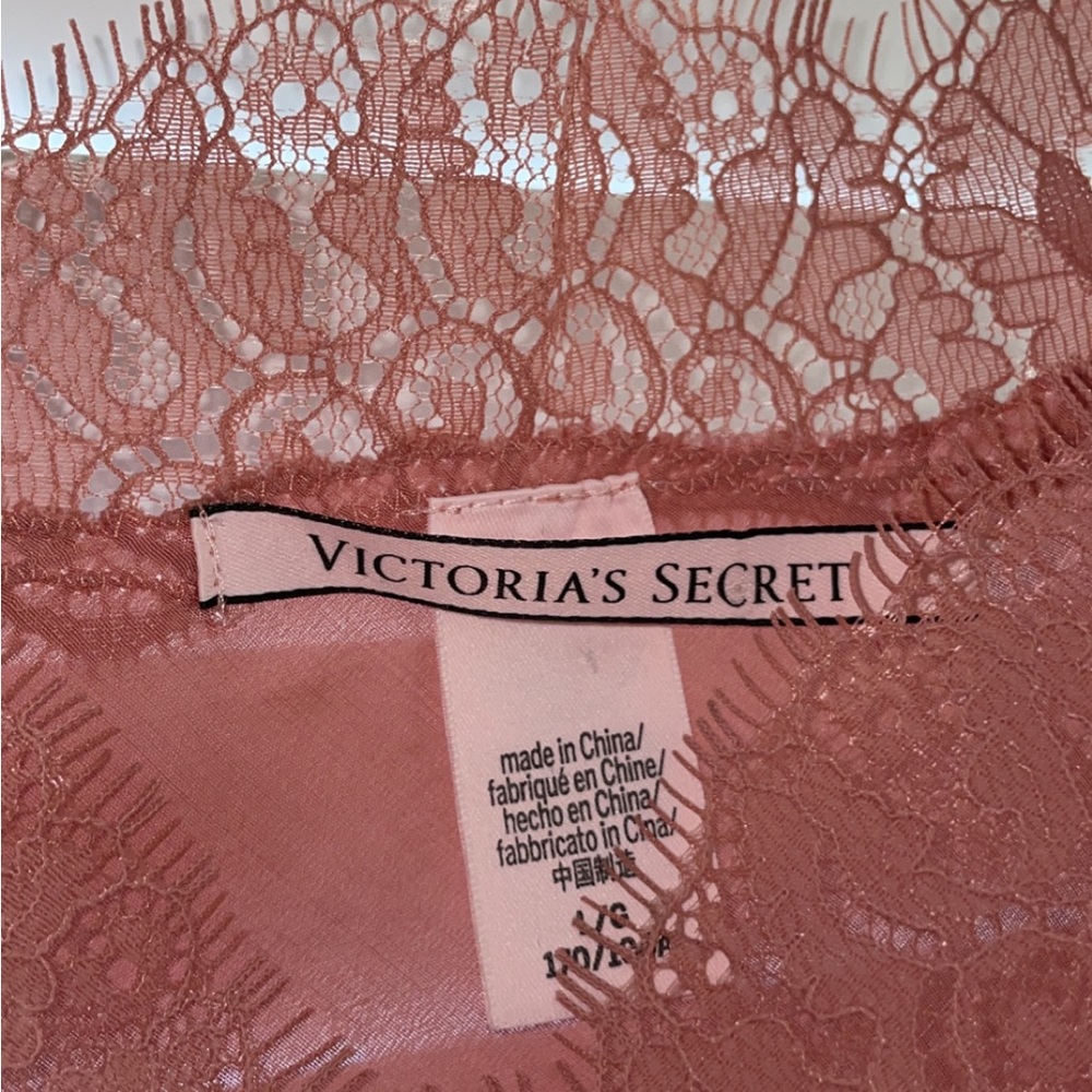 Victoria Secret - Picture 3 of 3